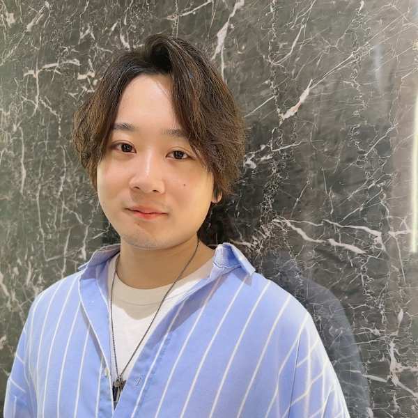 HAIR & MAKE EARTH 浦和店【ヘアメイクアース ウラワテン】のスタッフ紹介。川田流輝