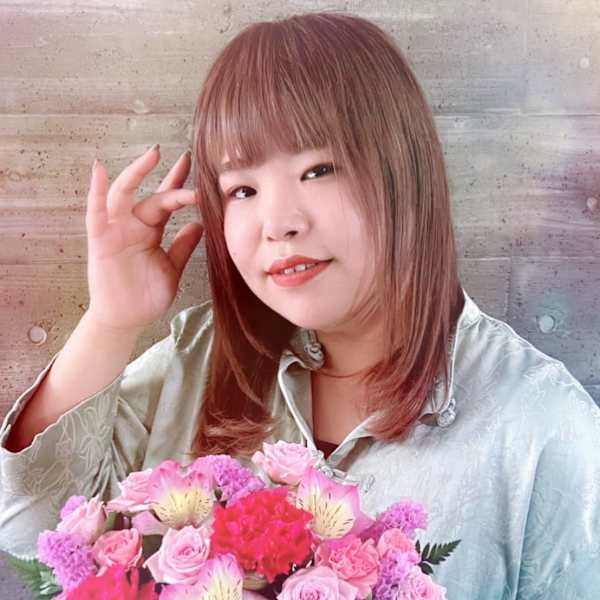 hair+resort valentine【ヘアリゾートバレンタイン】のスタッフ紹介。高木　莉子