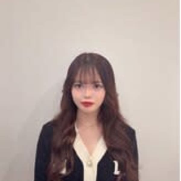 HAIR & MAKE EARTH 大井町店【ヘアメイクアース オオイマチテン】のスタッフ紹介。岸 愛津彩