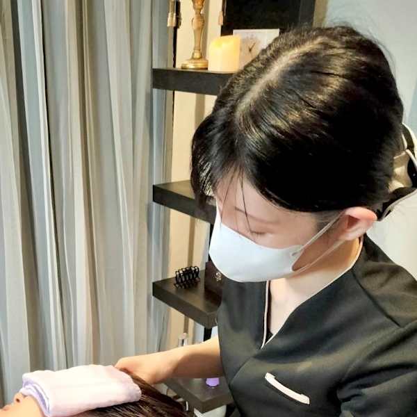 ドライヘッドスパ専門店Brain【ドライヘッドスパセンモンテンブレイン】のスタッフ紹介。タケハラ ユリ