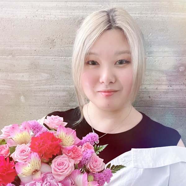 march?【マルシェ】のスタッフ紹介。田嶋　麗奈