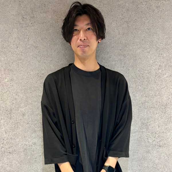 【全席半個室サロン】Natural 池袋店【ナチュラル イケブクロテン】のスタッフ紹介。露崎　雄飛