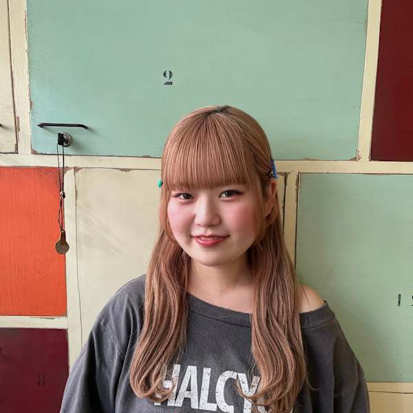 THE BEEHIVE DELUXE【ビーハイブ デラックス】のスタッフ紹介。竹島　あやの