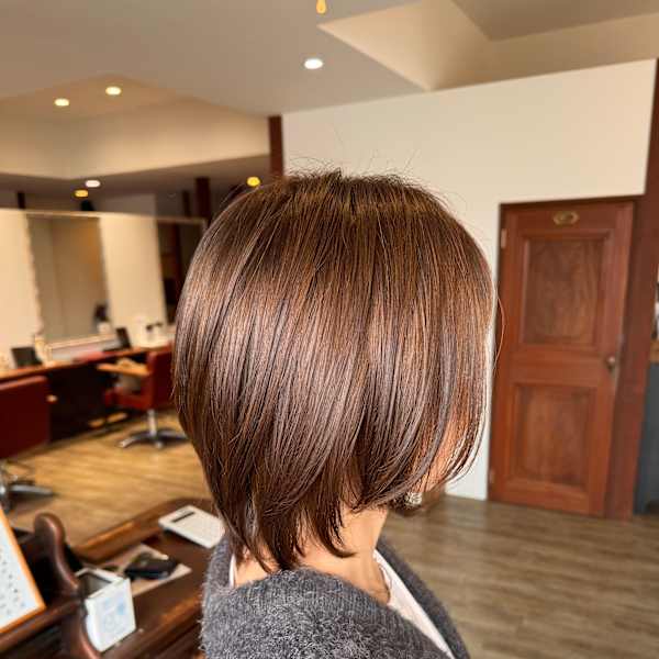 【大人可愛い】軽やかウルフレイヤーで、旬のスタイルを叶える！|Grado hair