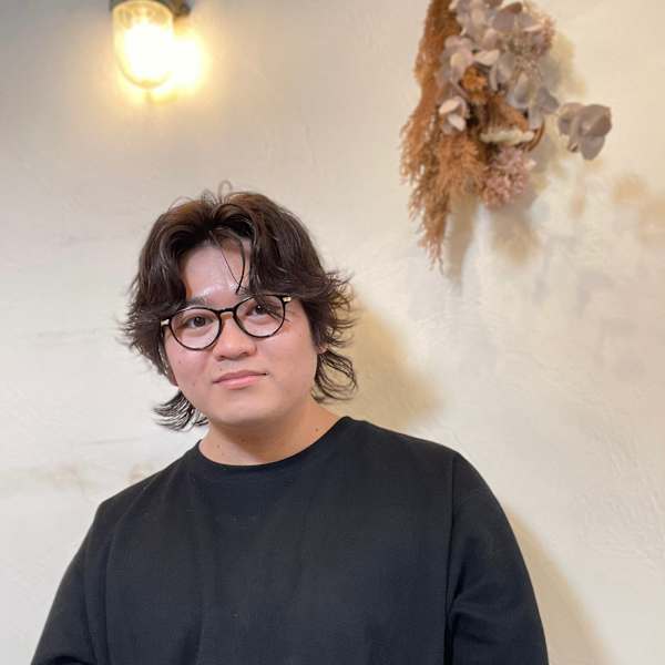ao.tokyo 二子玉川美容室【アオトーキョー フタコタマガワビヨウシツ】のスタッフ紹介。KEIGO ケイゴ