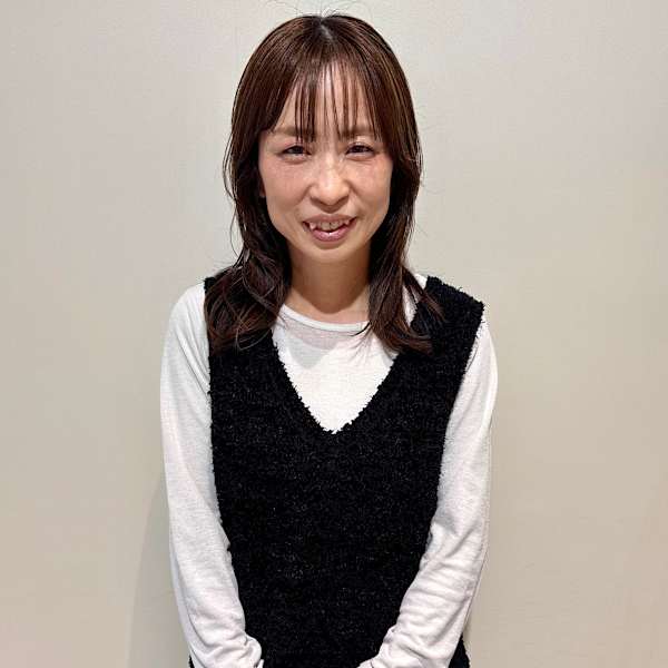 【全席半個室サロン】Natural 仙台長町店【ナチュラル センダイナガマチテン】のスタッフ紹介。山中 由美子