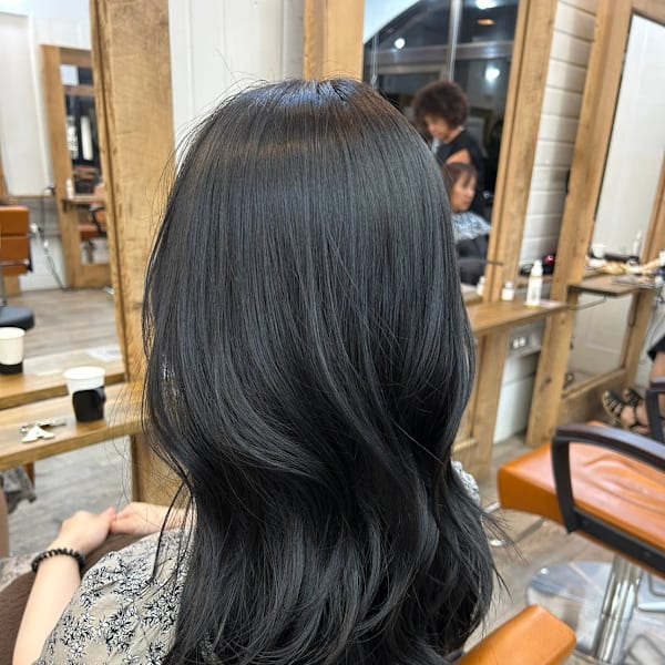 大人レイヤー大人ミディナチュラルくびれヘアブロンドベージュ