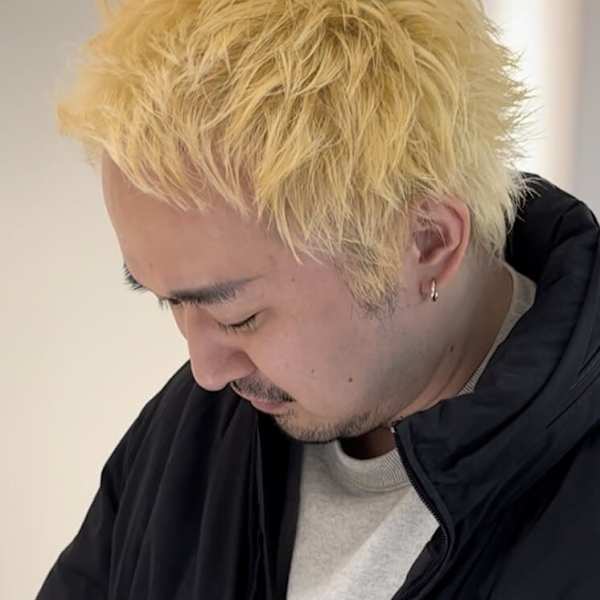 スパイキーショート×ブロンドヘア