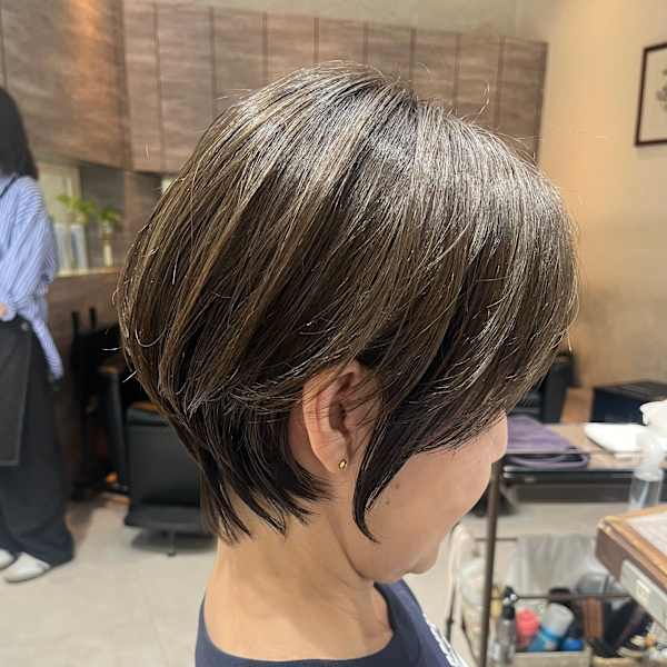 髪にボリュームを！30代40代50代小顔ショートスタイル