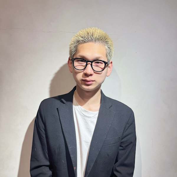 HAIR & MAKE EARTH 綱島店【ヘアメイクアース ツナシマテン】のスタッフ紹介。石川 佳太