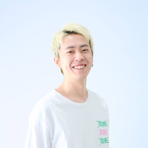newi川崎【ネウィ】髪質改善トリートメント&ヘッドスパ【ネウィ カワサキ カミシツカイゼントリートメント アンド ヘッドスパ】のスタッフ紹介。渡辺 和樹