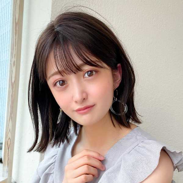 グレージュショートボブ30代40代50代ひし形シルエット