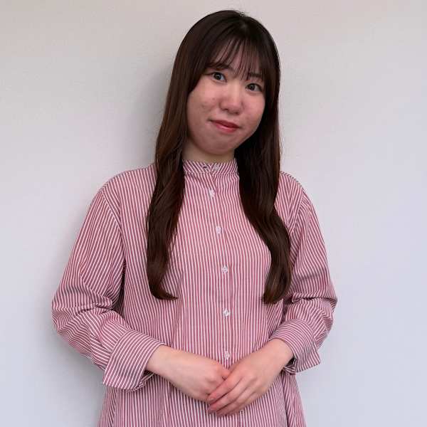 le:fro:m 獨協大学前店【レフラムドッキョウダイガクマエテン】のスタッフ紹介。福島 麻由