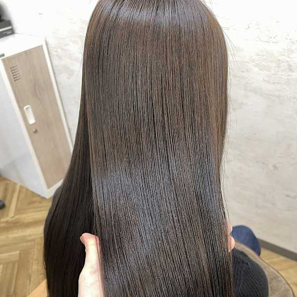 肌なじみの良いアースカラー[髪質改善][縮毛矯正]|ECLART Reala 町田店 【エクラートリアーラ】