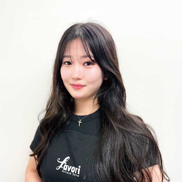 Favori~EyelashSalon~神戸三宮店【ファヴォリ アイラッシュサロン コウベサンノミヤテン】のスタッフ紹介。アケマツ