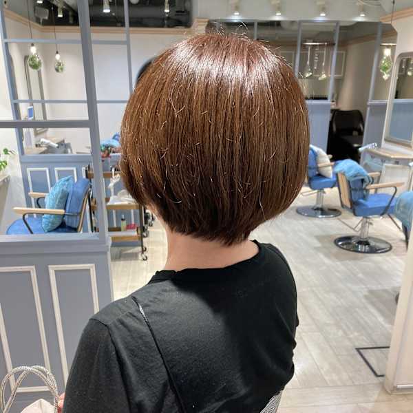 オリーブブラウン耳かけ丸みショートボブ赤羽岩淵王子美容室