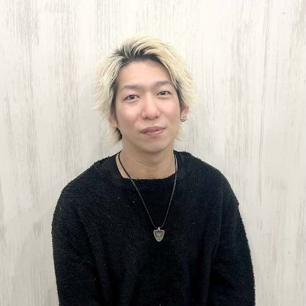 SOURCE 堺東【ソース サカイヒガシ】のスタッフ紹介。野崎 利揮