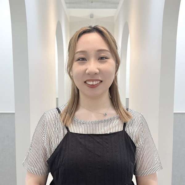 全席個室美容室 Zina 天王寺 髪質改善＆トリートメント【ゼンセキコシツビヨウシツ ジーナ テンノウジ カミシツカイゼンアンドトリートメント】のスタッフ紹介。Kasumi 
