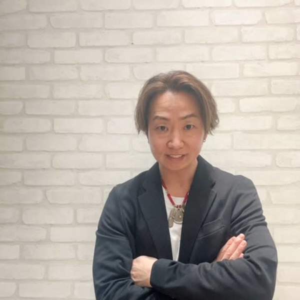 HAIR & MAKE EARTH 検見川浜店【ヘアメイクアース ケミガワハマテン】のスタッフ紹介。鈴木 学