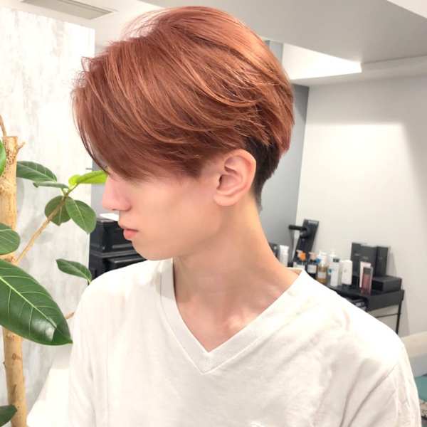 センターパート ピンクベージュ マッシュ ツーブロック