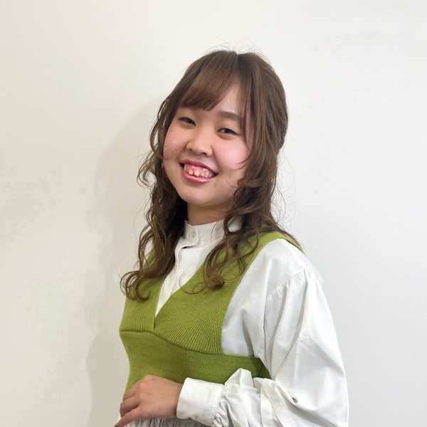 TJ天気予報 1ページ 桑名店【ティージェーテンキヨホウ イチページ クワナテン】のスタッフ紹介。前橋　柚伽