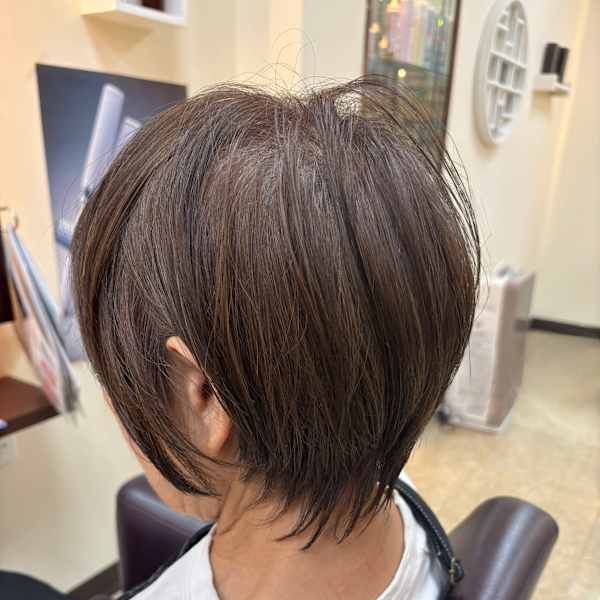 ショートボブ