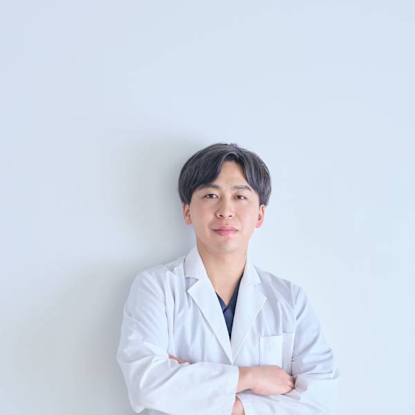 至高のリフトアップ&小顔矯正gentotsu 参宮橋店【シコウノリフトアップアンドコガオキョウセイゲントツ サングウバシテン】のスタッフ紹介。ハヤカワ ケンタロウ