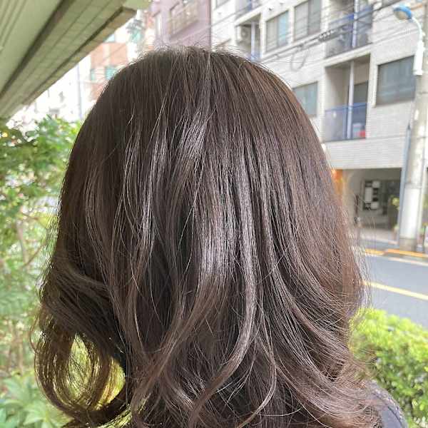 くびれミディアムヘア