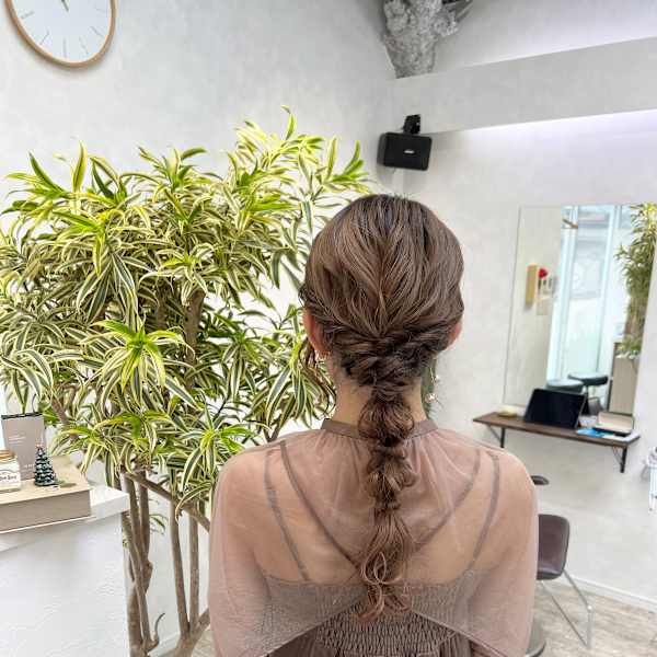 編みおろしヘア