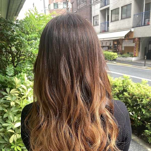巻き髪ロングレイヤー