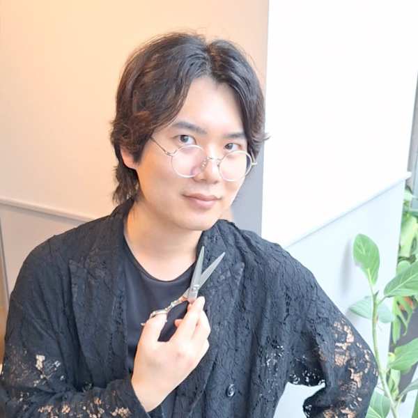 ヘアーカッティングガーデン ジャック・モアザン 梅田店【ヘアーカッティングガーデンジャックモアザンウメダテン】のスタッフ紹介。姜 慧龍