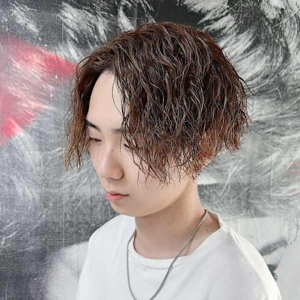 エクステ・ブリーチ・髪質改善・縮毛矯正専門店 EDeN utopia 折尾店【エクステ ブリーチ カミシツカイゼン シュクモウキョウセイセンモンテン エデンユートピア オリオテン】のスタッフ紹介。KEIGO