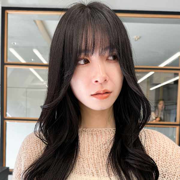 黒髪美髪レイヤー韓国ヘアロングくびれワンカール小顔エアリー