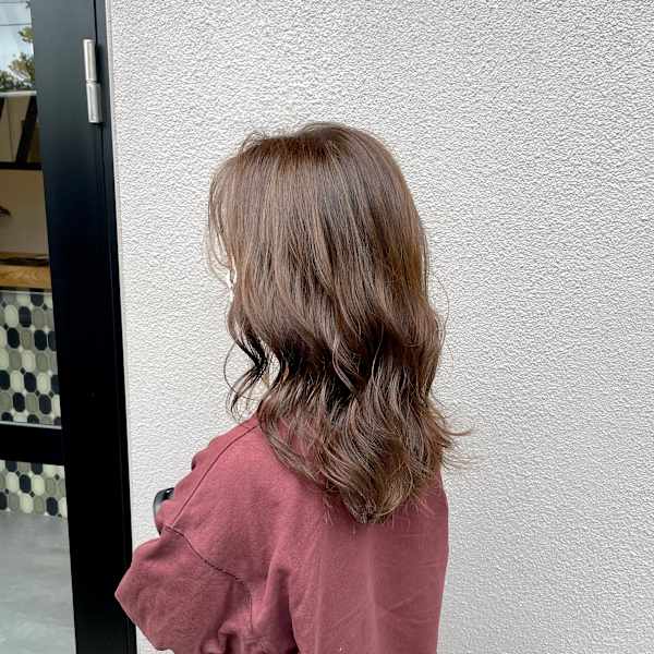 グレージュカラー×ロングウェーブ(白髪染め可)|Laedi