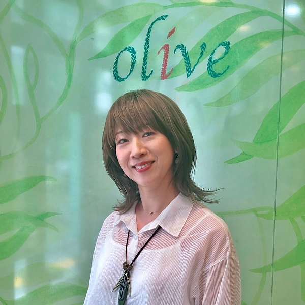 Hair studio Olive 南森町店【ヘアースタジオオリーブミナミモリマチテン】のスタッフ紹介。谷本 美幸