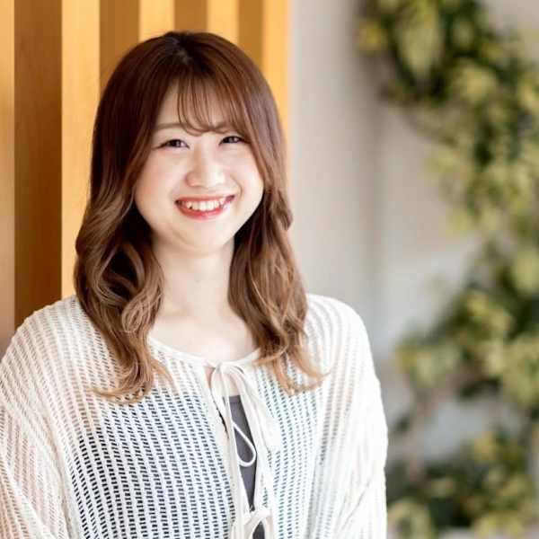 verite~髪質改善トリートメント/縮毛矯正~津田沼駅前店【ベリテカミシツカイゼントリートメントシュクモウキョウセイツダヌマエキマエテン】のスタッフ紹介。椎名 紗愛