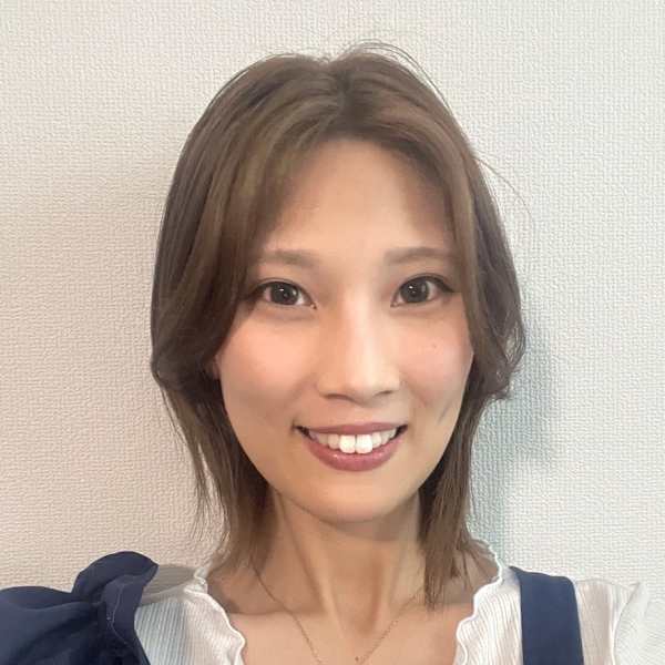 ネイルサロンQUE【ネイルサロンクエ】のスタッフ紹介。チカシゲ