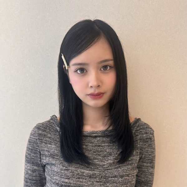 Zina 渋谷本店 髪質改善&トリートメント&艶髪【ジーナ】【ジーナ シブヤホンテン カミシツカイゼン トリートメント ツヤガミ】のスタッフ紹介。Ema