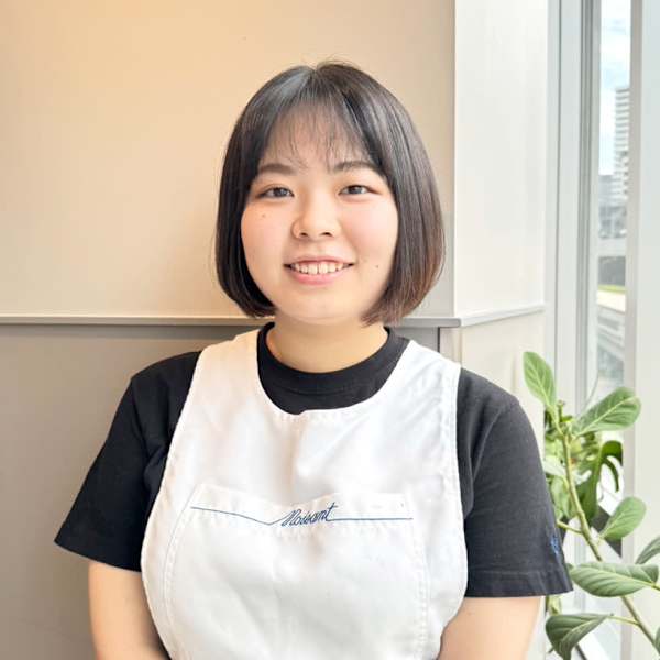 ヘアーカッティングガーデン ジャック・モアザン 梅田店【ヘアーカッティングガーデンジャックモアザンウメダテン】のスタッフ紹介。黒田　千愛