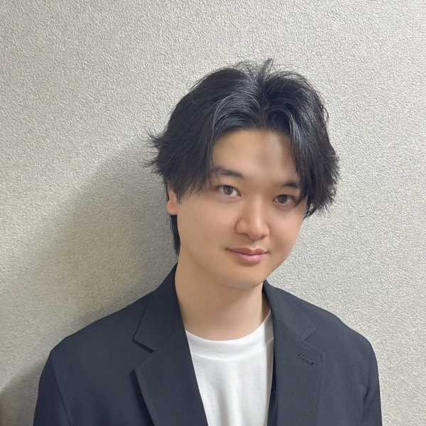 HAIR & MAKE EARTH 大宮駅前店【ヘアメイクアース オオミヤエキマエテン】のスタッフ紹介。村上 陸