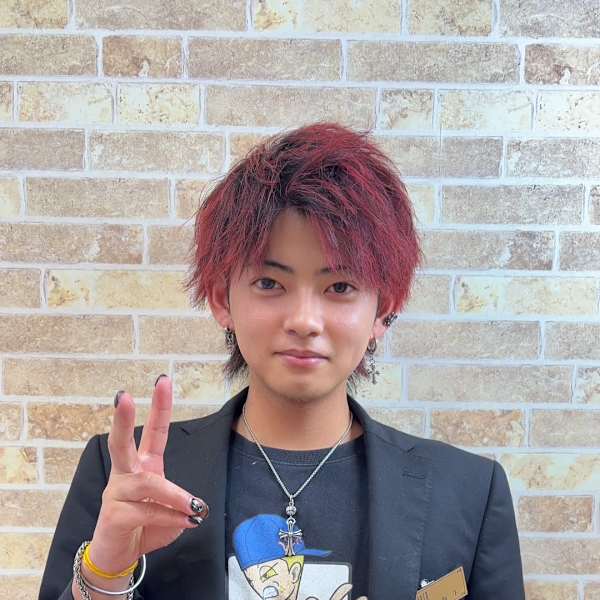 HAIR & MAKE EARTH 都城川東店【ヘアメイクアース ミヤコノジョウカワヒガシテン】のスタッフ紹介。礒脇 海斗