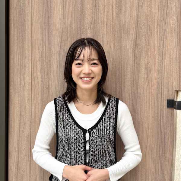 YUCCA ekolu 塚口【ユッカエコルツカグチ】のスタッフ紹介。岡井 梓未