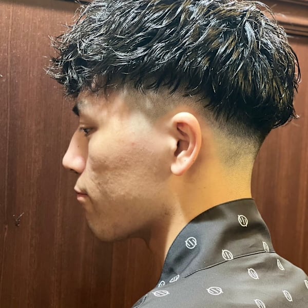 ツーブロックショート×無造作パーマ