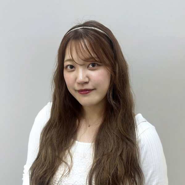 全席個室美容室 Zina 大宮 髪質改善&トリートメント【ジーナ】【ゼンセキコシツビヨウシツ ジーナ オオミヤ カミシツカイゼンアンドトリートメント】のスタッフ紹介。保科 侑花