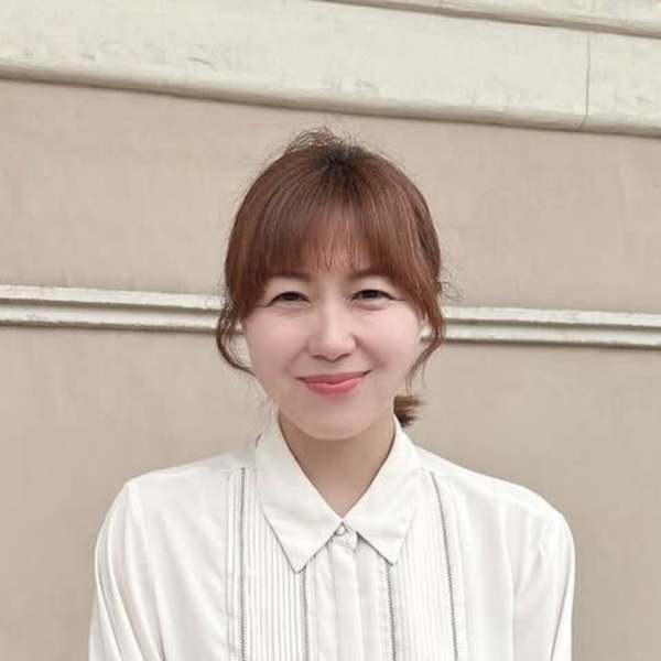 antique 美術館前【アンティーク ビジュツカンマエ】のスタッフ紹介。大江 亜矢子
