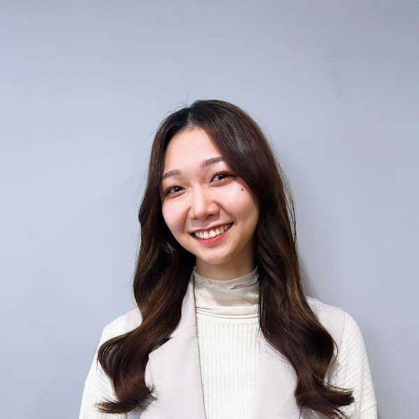 eclat by neolive 上野御徒町店【エクラバイネオリーブ ウエノオカチマチテン】のスタッフ紹介。樋泉 はるか