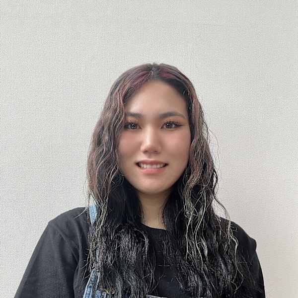 KAINO 金剛店【カイノ コンゴウテン】のスタッフ紹介。山下 莉亜