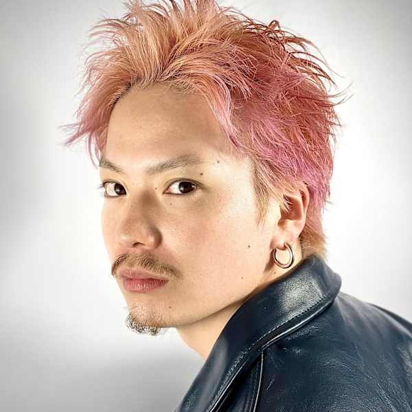 ピンクカラー×スパイキーショート