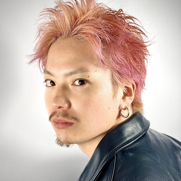 ピンクカラー×スパイキーショート