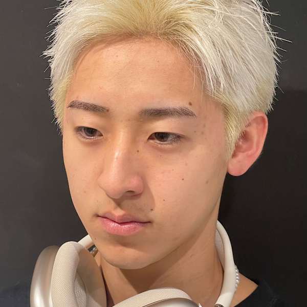 ホワイトスパイキーショート